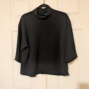 Uniqlo Mock Neck 3/4 Sleeve Top